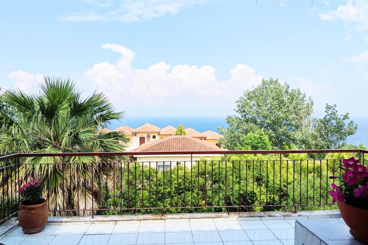 Amazing Sea View Loft, Afytos Apartment ภายนอก รูปภาพ